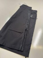 CP COMPANY METROPOLIS 010A HYST BERMUDA CARGO SHORTS IN BLACK - Image 6