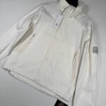 CP COMPANY THE METROPOLIS SERIES HYST JACKET IN WHITE -   Large / P2P 22”